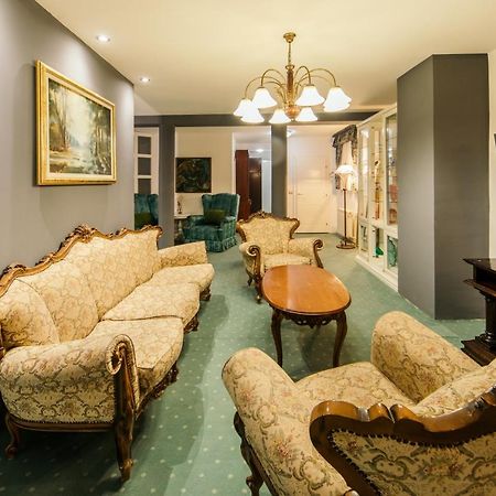 Garni Hotel President de Luxe Kragujevac Extérieur photo