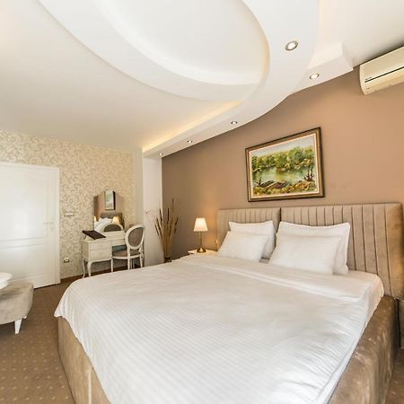 Garni Hotel President de Luxe Kragujevac Extérieur photo