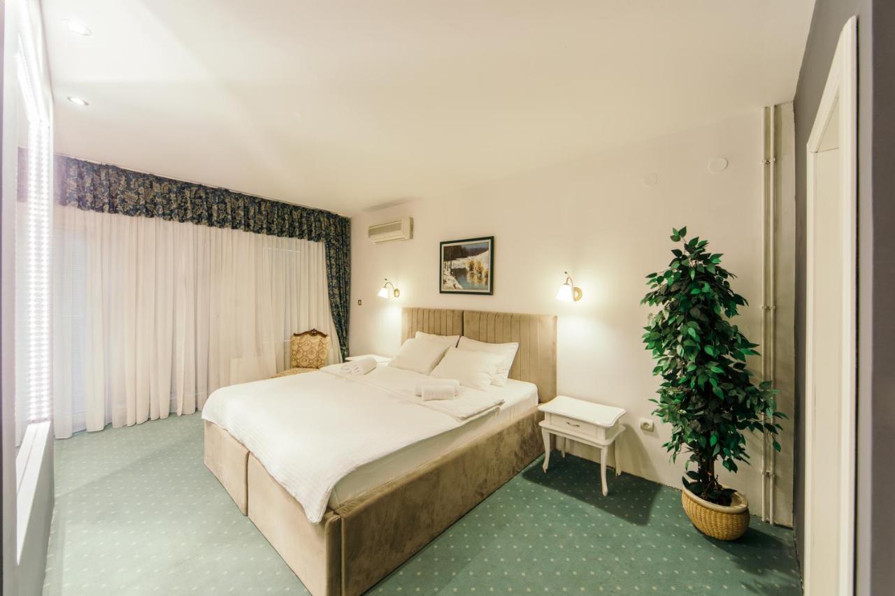 Garni Hotel President de Luxe Kragujevac Extérieur photo