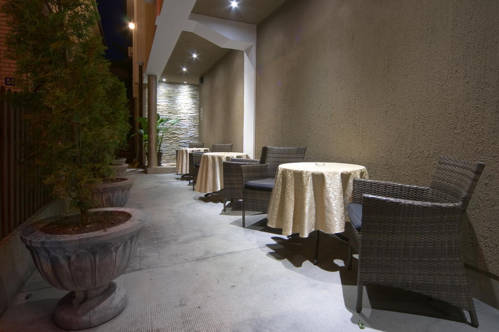 Garni Hotel President de Luxe Kragujevac Extérieur photo