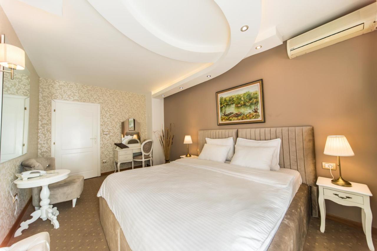 Garni Hotel President de Luxe Kragujevac Extérieur photo