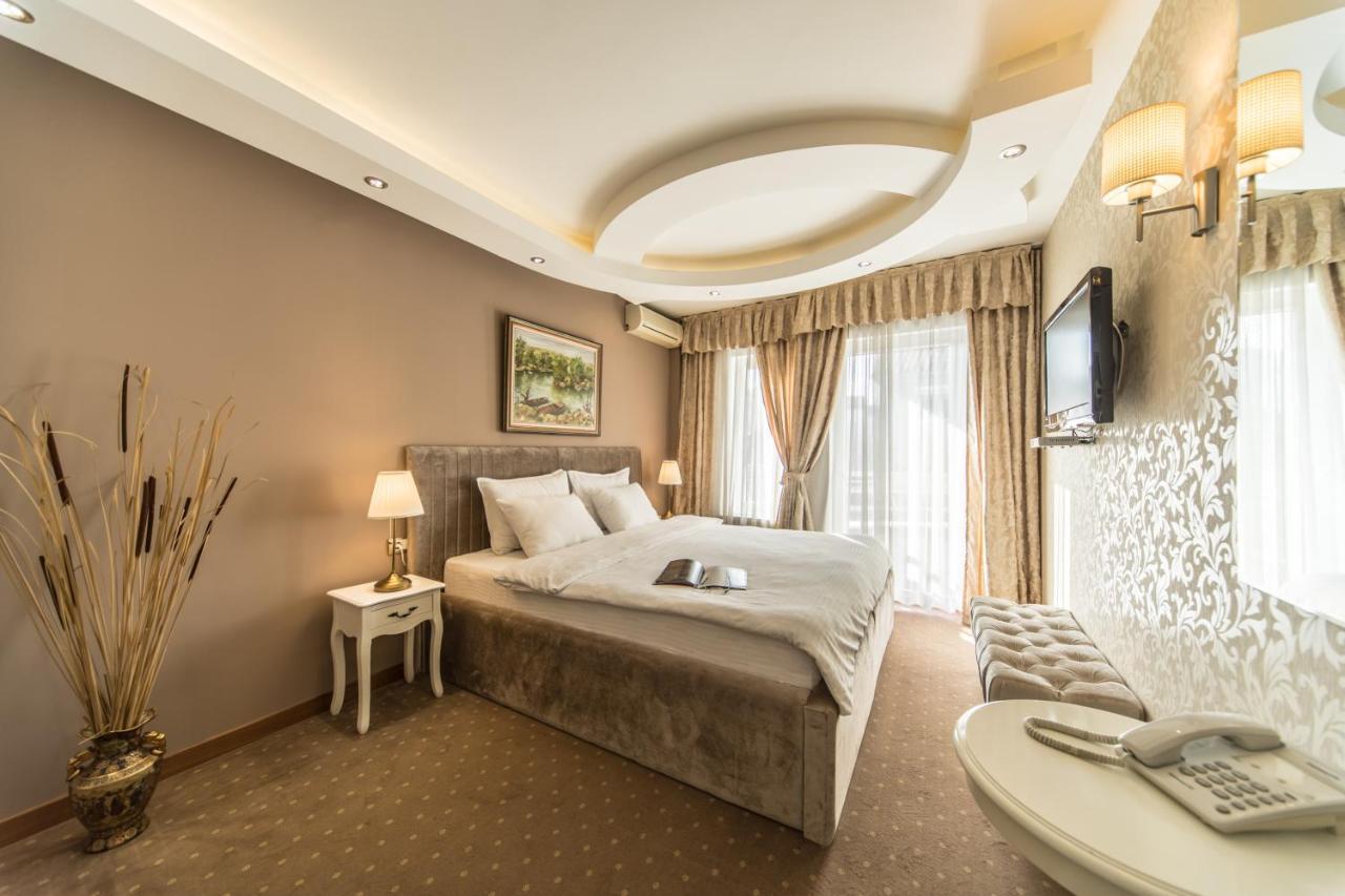 Garni Hotel President de Luxe Kragujevac Extérieur photo